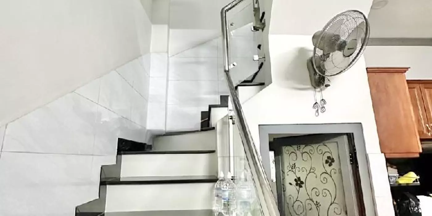 MẶT TIỀN HẺM ĐƯỜNG 3 THÁNG 2 - Q.10 - VỊ TRÍ KINH DOANH - 4 TẦNG - 20M2 - SỔ ĐẸP VUÔNG - HOÀN CÔNG