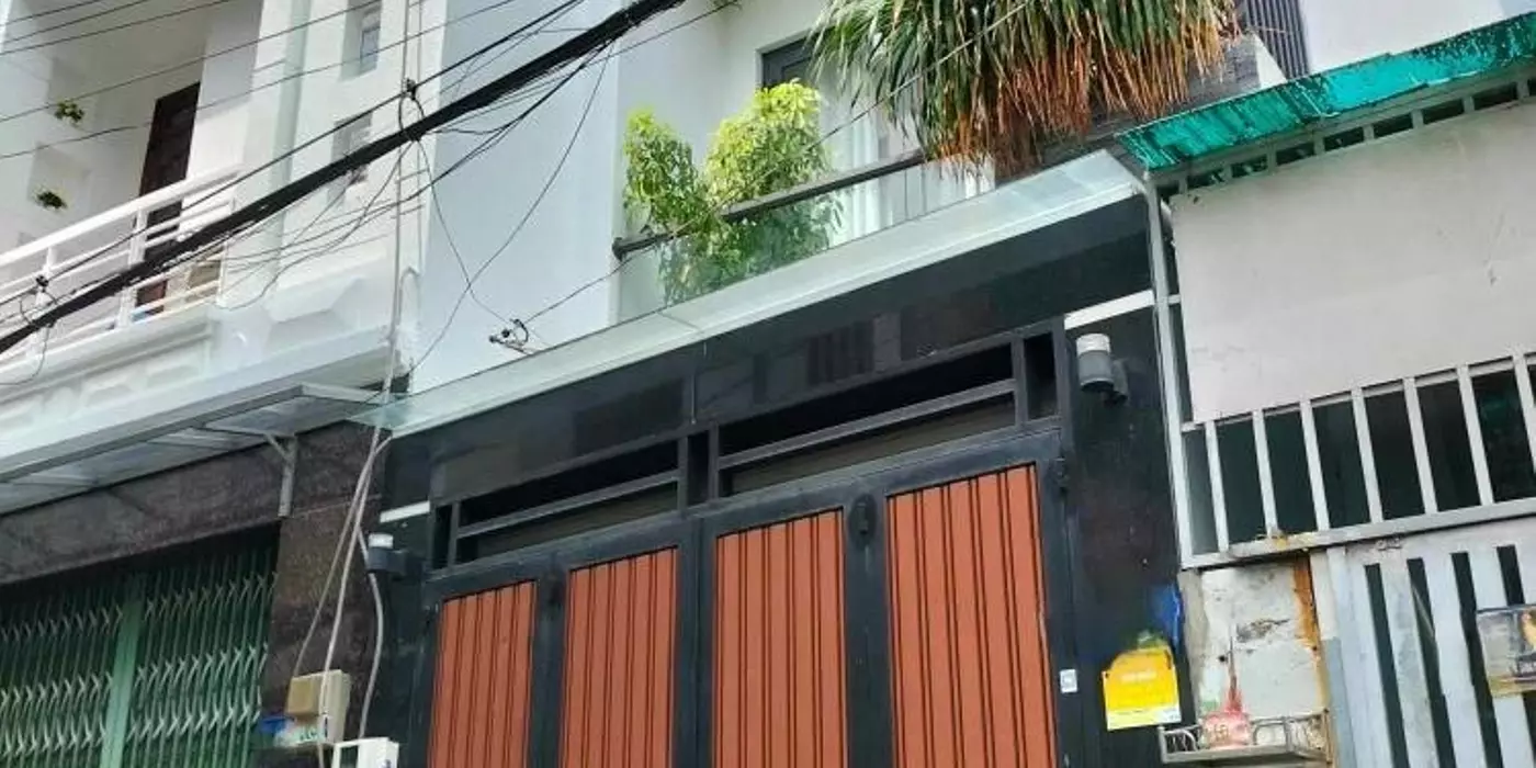 MỚI !!!  bán nhà 3 tầng quận 10 , 1 trệt 1 lầu 1 sân thượng gần Nhật Tảo , 39 m2 chỉ nhỉnh 6 tỷ (
