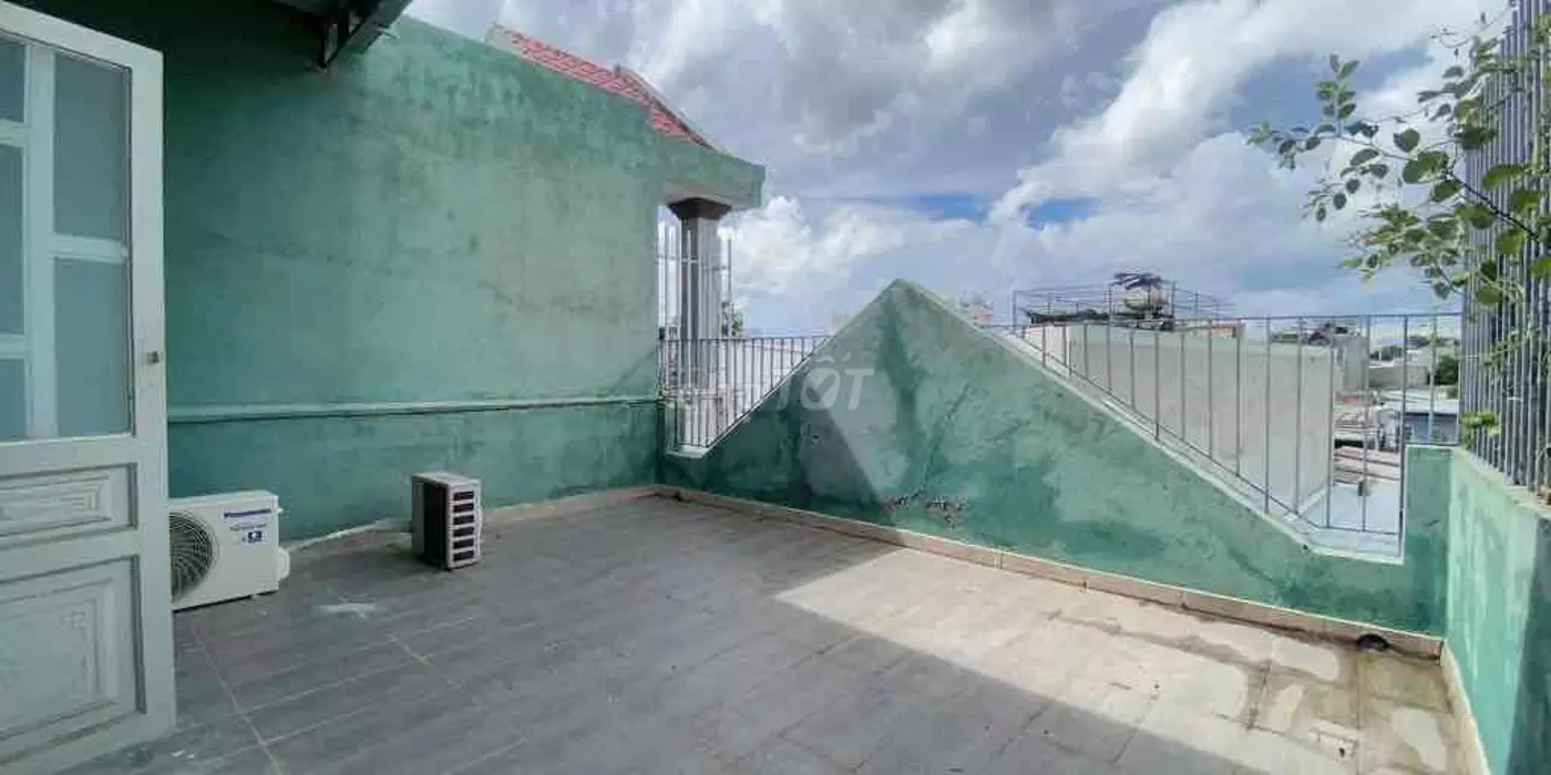 Nhà 3 tầng hẻm xe hơi ngay cầu vượt Gò Dưa giá chỉ 4,5 tỉ