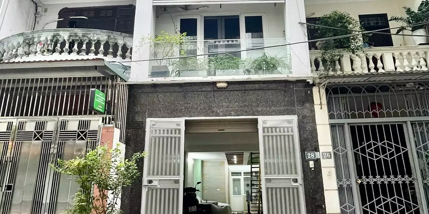 BÁN NHÀ QUẬN CẦU GIÁY PHÂN LÔ, Ô TÔ VÀO NHÀ , VỈA HÈ, THANG MÁY SỔ ĐỎ HOA KHÔI 60M GIÁ 21,9 TỶ