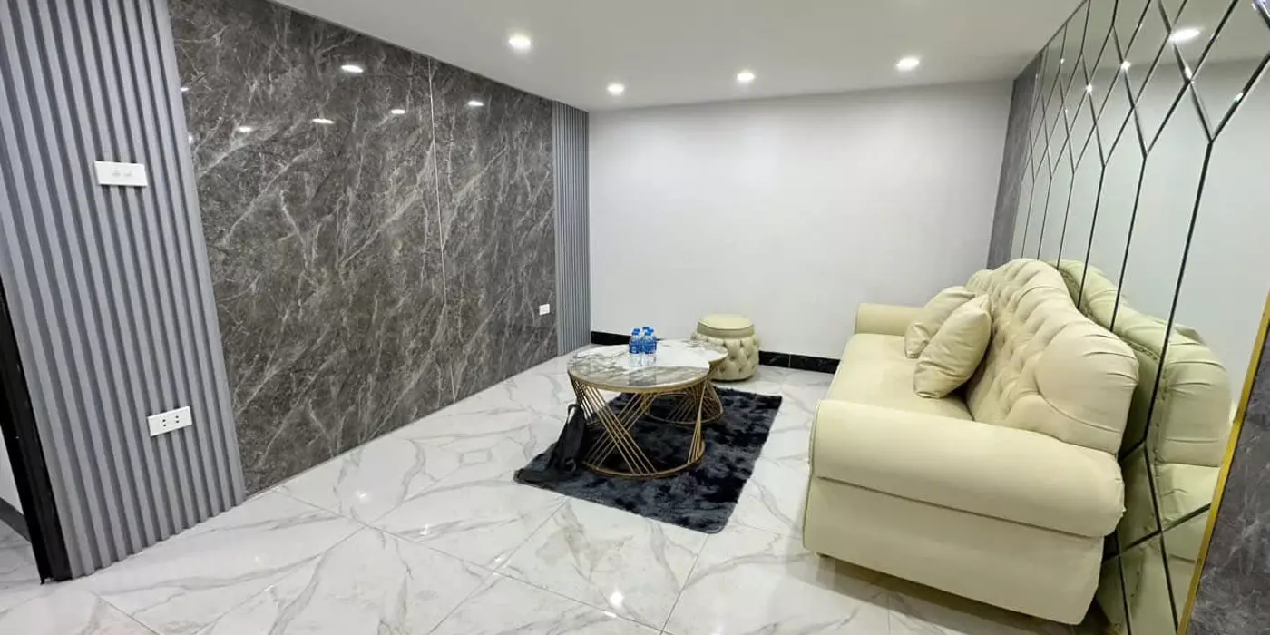 Bán nhà phố Lê Thanh Nghị, Hai Bà Trưng 30m, 6 tầng. Giá: 5.65 tỷ