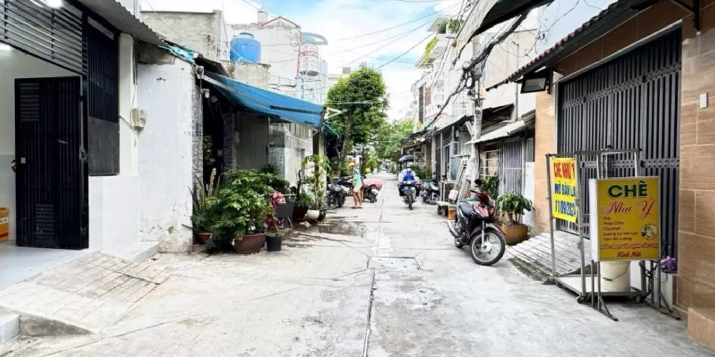 BÌNH TÂN - NGAY CHỢ - NỞ HẬU GẦN 5M - HXH THÔNG - 2 TẦNG DT 58M2 - GIÁP TÂN PHÚ - NGAY TÂN