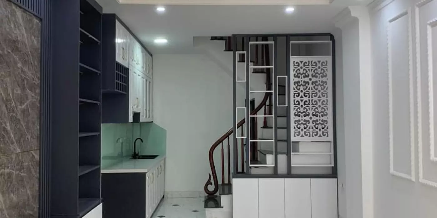 Bán nhà ngọc thụy, 33m, 3 ngủ, full nội thất, mới tinh, ô tô đỗ tận cổng chạy vòng quanh