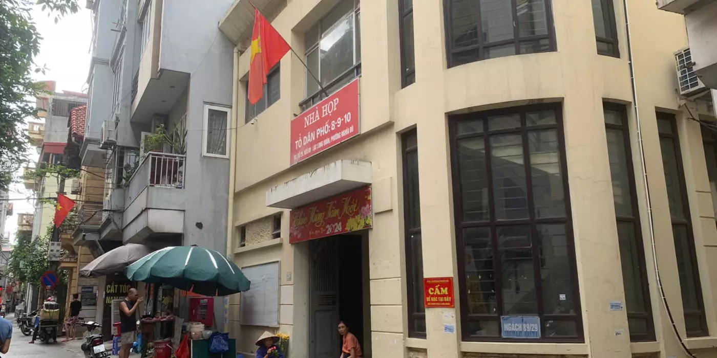 CHÍNH CHỦ GỬI BÁN NHÀ 30 M GIÁ NHỈNH 8 TỶ TẠI LẠC LONG QUÂN