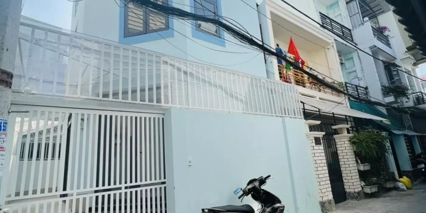QUẬN 7, TRẦN XUÂN SOẠN - CĂN GỐC HẺM THÔNG THOÁNG - NHÀ MỚI XÂY ĐẸP DỌN VÀO Ở LIỀN - 5PN CHỖ ĐỂ XE
