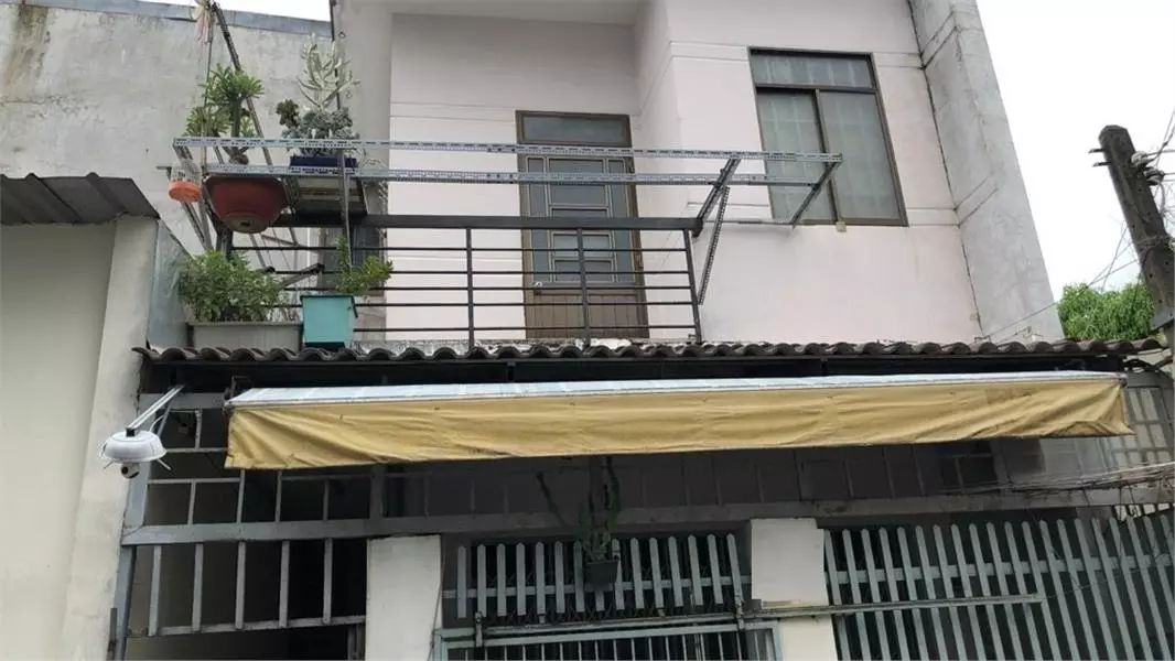 Bán nhà HXH Tân Thới Nhất 1, Tân Thới Nhất, Quận 12, 
DT 78m2 (5.2/10 x 10) x 2 tầng,
Chỉ 5.73
