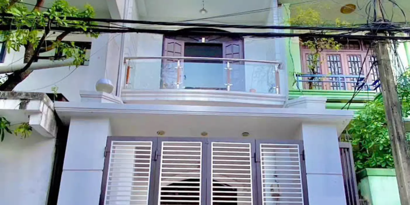 Cho thuê nhà Nguyên Căn, NỘI THÀNH gần chợ tây lộc