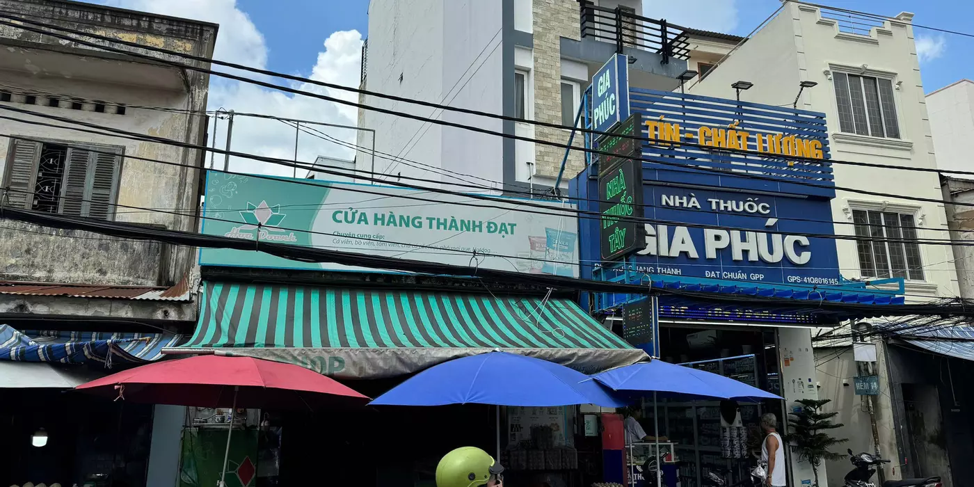 Bán nhà mặt tiền Chợ Thủ Đức. Khu buôn bán sầm uất. Nhà đẹp 3 tầng, 200m2. Giá 25 tỷ thương lượng