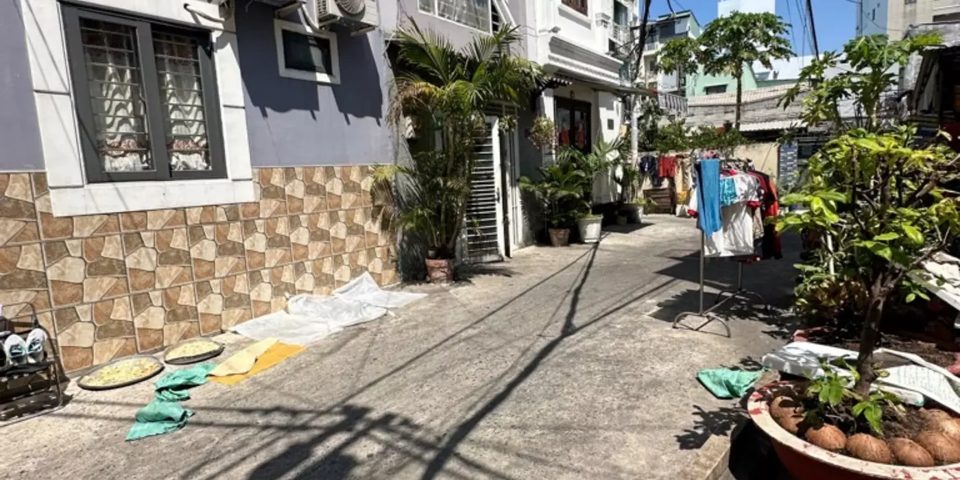 Mặt tiền căn góc Ngang 3.7 x nở 4m Dài5.2 m, Đúc 5 tấm chỉ 3 tỷ Q4
Hẻm 4 m thông thẳng 1 trục