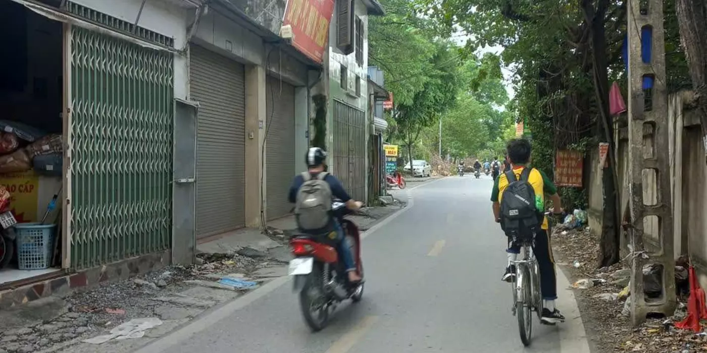 Văn Quán-Hà Đông-dt :42m2-mặt tiền 3,6m2-giá 6xty-oto tránh nhau-kinh doanh-ngập tràn tiện ích.