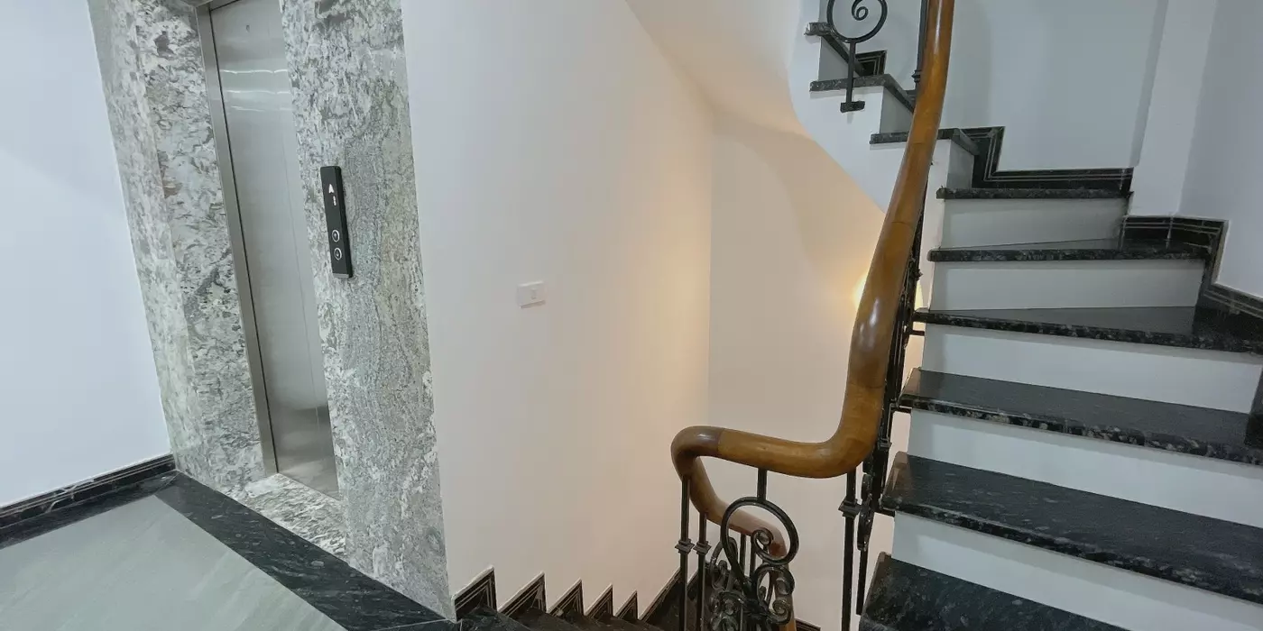 Minh Khai, Hai Bà Trưng, 90m2, Giá 23 Tỷ