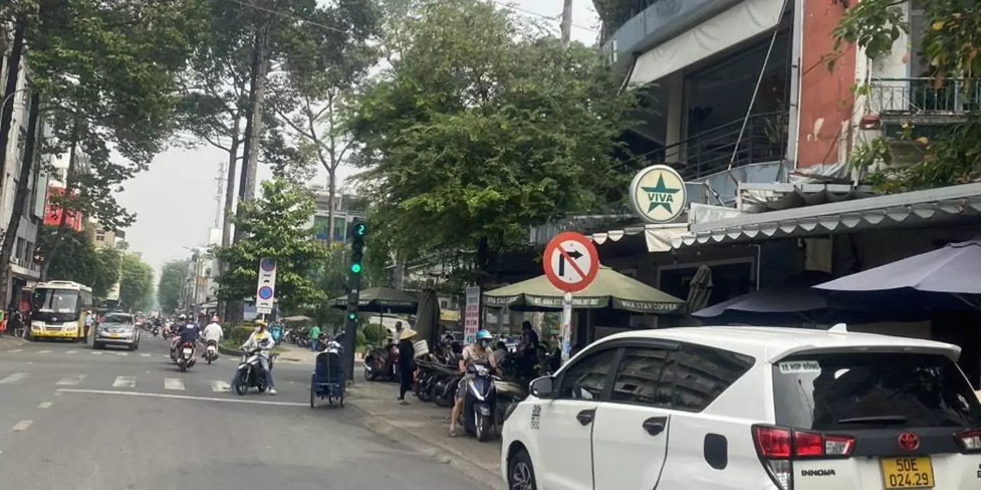 *Quận 10, Nhà Mặt Tiền Gần An Đông Giáp Quận 5, 6Tầng Thang Máy (4.3X17.5m)