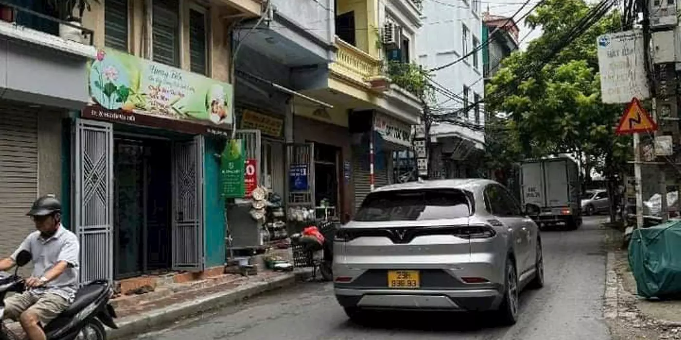 HOT ! ATM PHÚ ĐÔ 
THÔNG SỐ ĐẸP, MẶT TIỀN KHỦNG, Ô CHỜ THANG MÁY. Ô TÔ TRÁNH, KINH DOANH, NGÕ