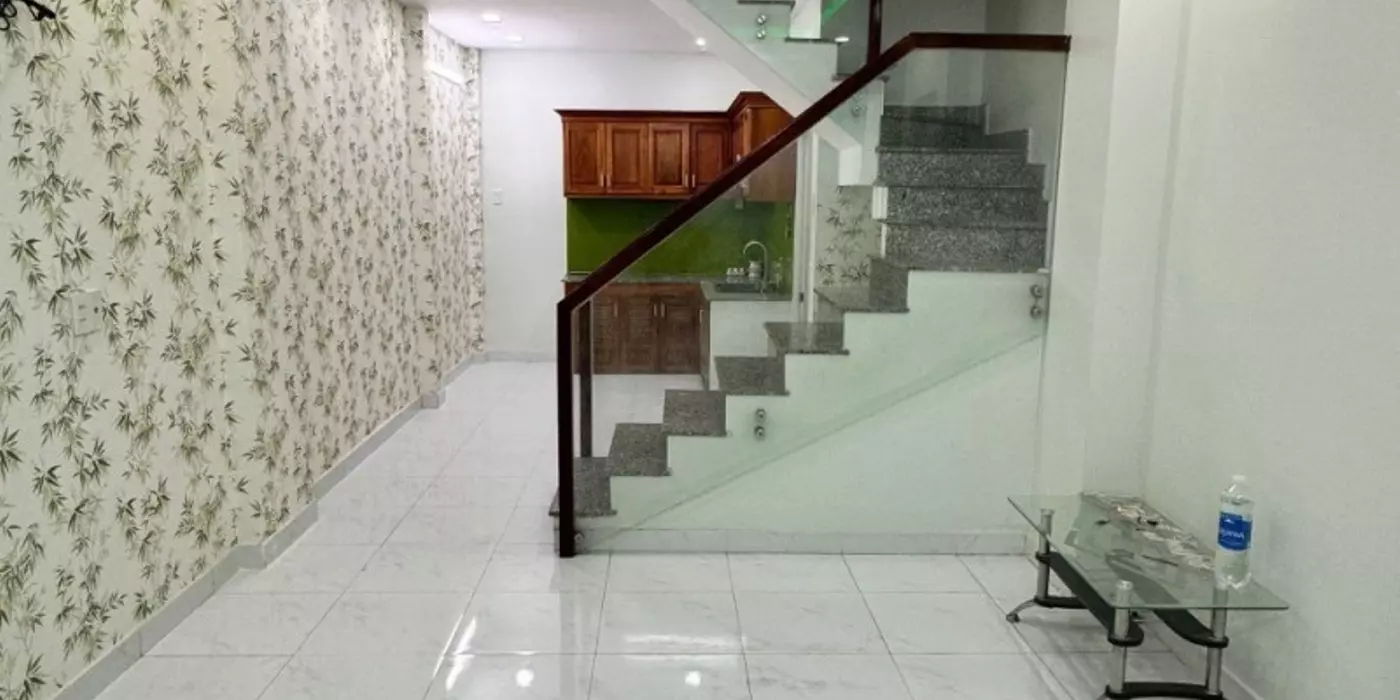 Ngay UBND phường 16 - Hẻm 3m - DT 3.9 x 11m - BTCT 3 Tầng