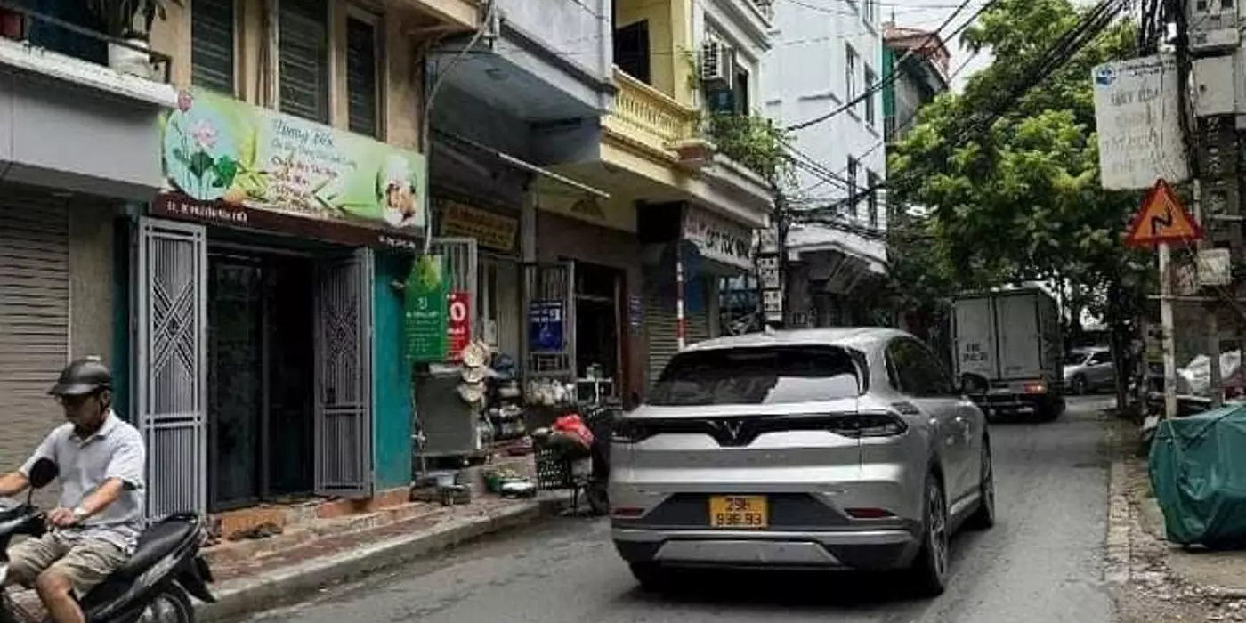 BÁN NHÀ MỄ  TRÌ,MẶT TIỀN KINH DOANH.38M2, 6 TẦNG GIÁ 9,3 TỶ