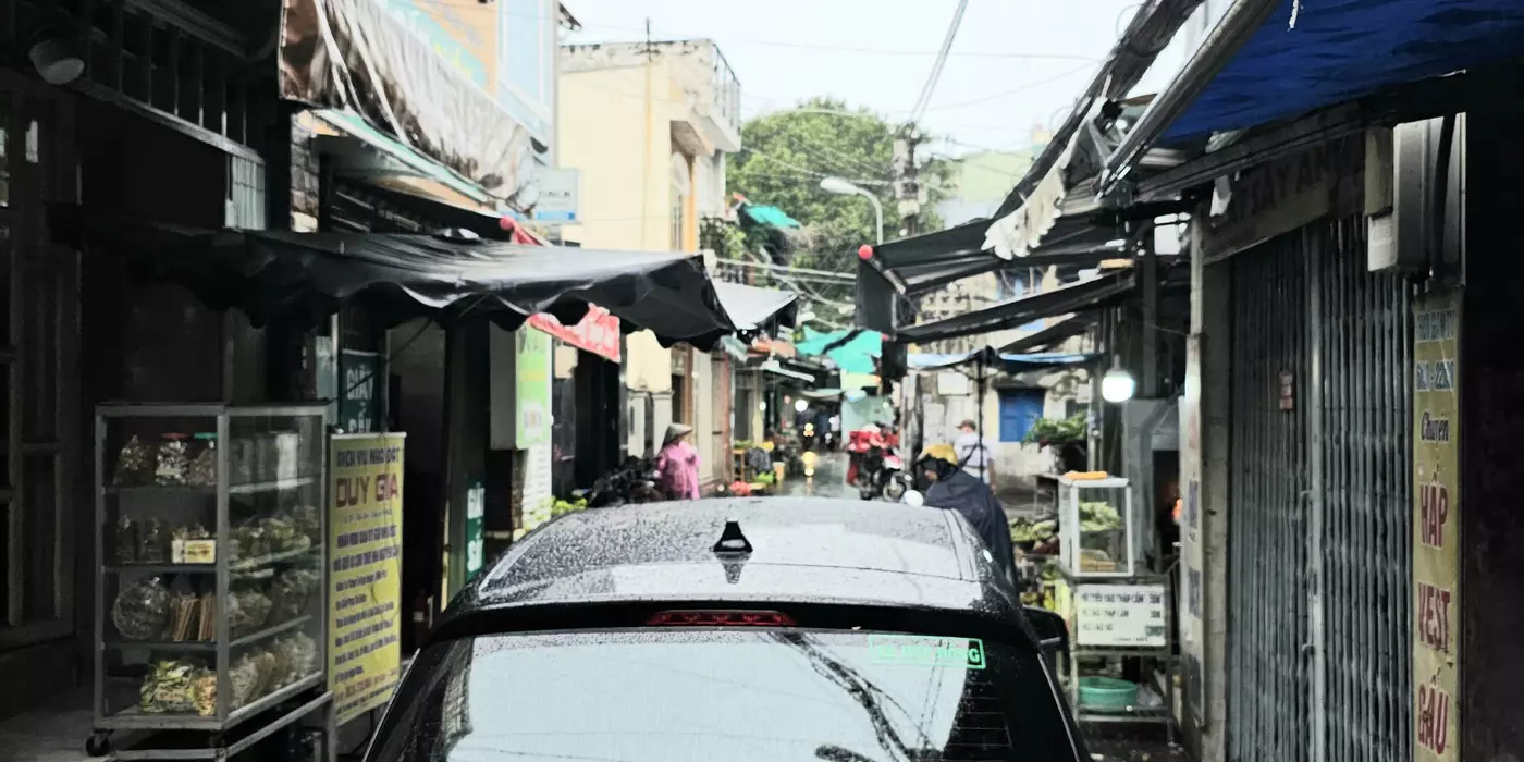 SÁT MẶT TIỀN HẺM XE HƠI 🚗
NGANG 3.1 NỞ HẬU 4 M DÀI 13 M
2,5 T Q4 CHỈ 95 TRIỆU M