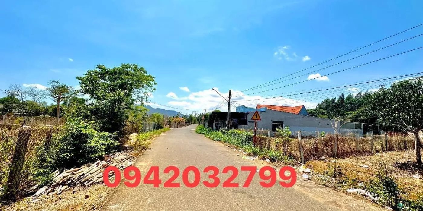 Mt đường nhựa xã Hoà Long , tp Bà Rịa , đường số 87- cách trục đường hương lộ 2 chỉ 100m - tdt