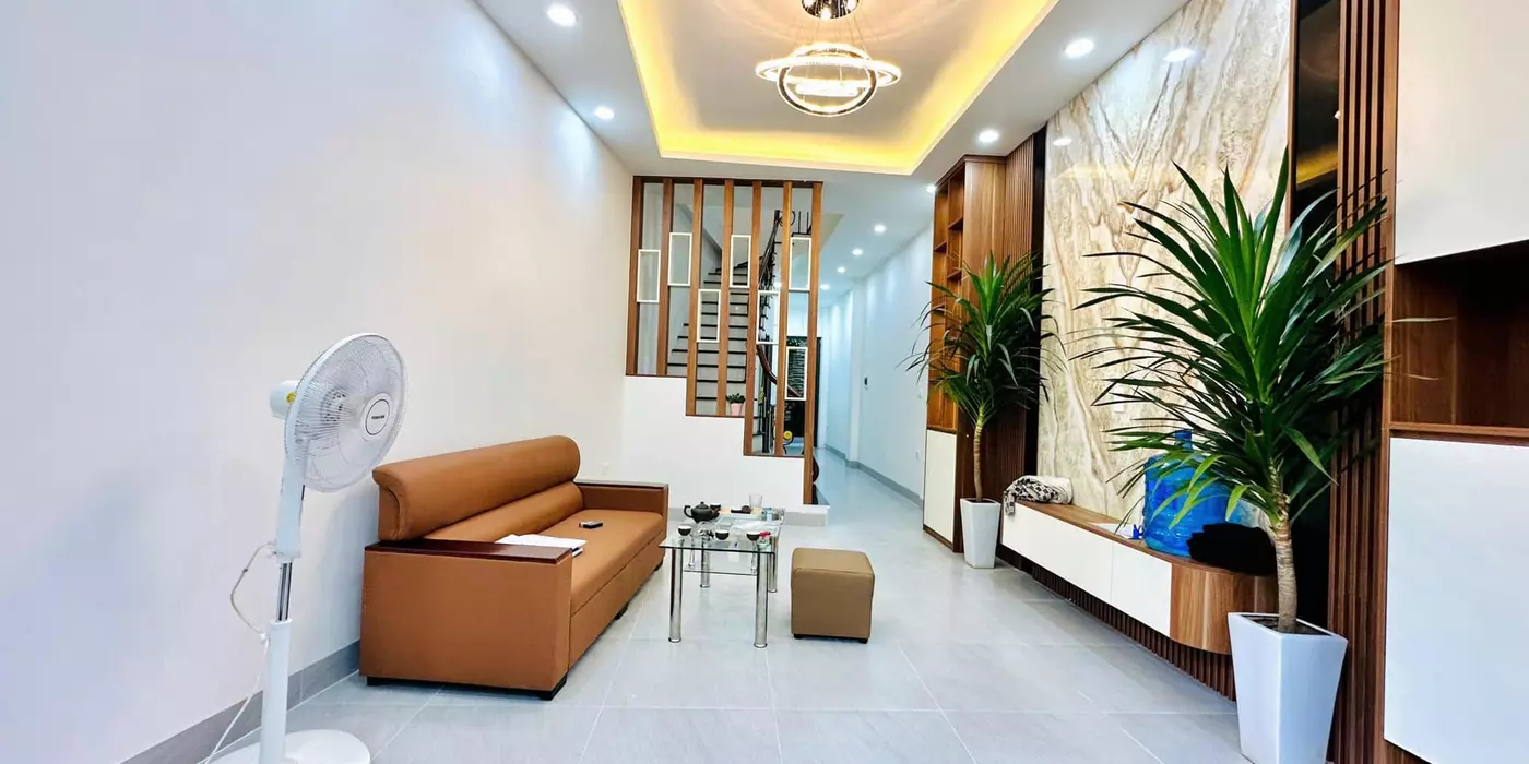 Bán nhà phố Minh Khai, Hai Bà Trưng 42m, 5 tầng. Giá: 7.1 tỷ