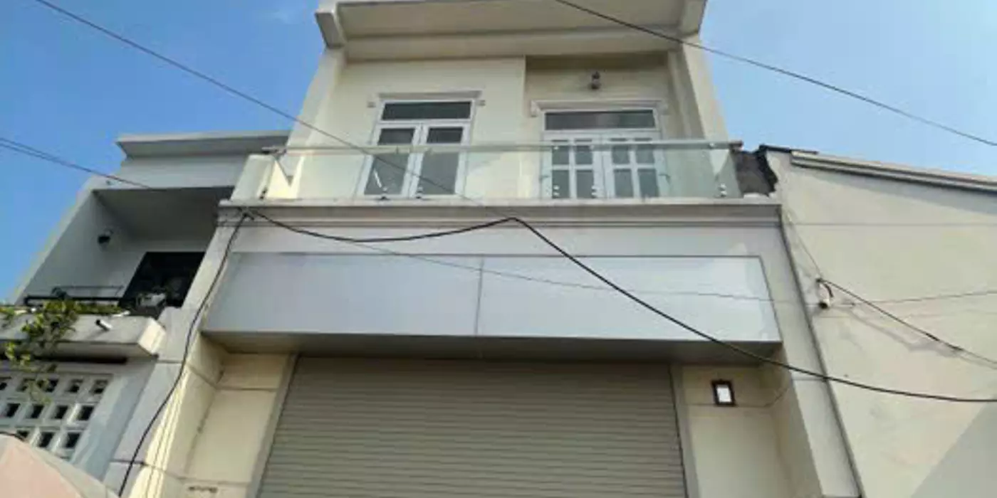 NGỘP SÂU, GẤP NHÀ 3 TẦNG (10X14M) HXH SÁT MẶT TIỀN LÊ VĂN KHƯƠNG, Q12.