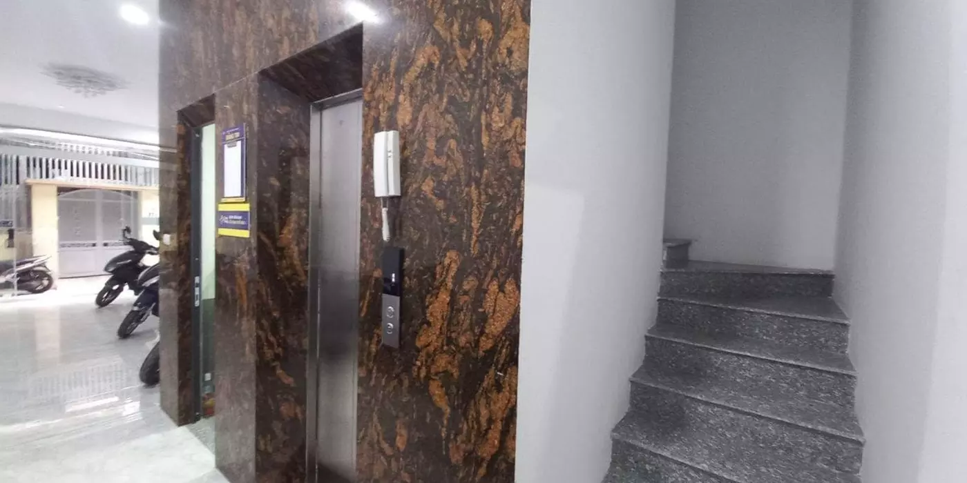 BÁN CĂN HỘ CAO CẤP 80M  FULL NỘI THẤT NGUYỄN KHANG CẦU GIẤY THANG MÁY NHẬP 13 PHÒNG DOANH THU