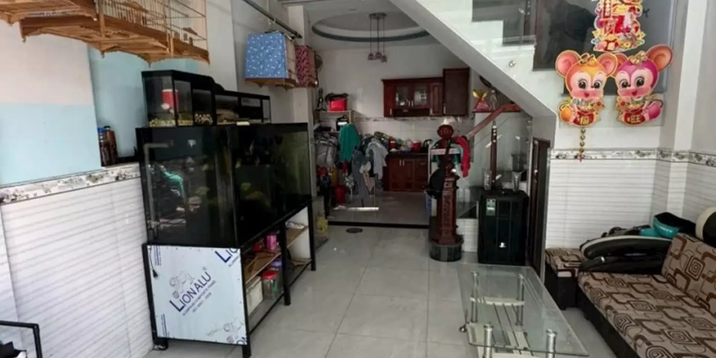 Ngay Công viên Phường 11 - Cách 3 căn ra mặt tiền - ngang 4m - BTCT 2 Tầng