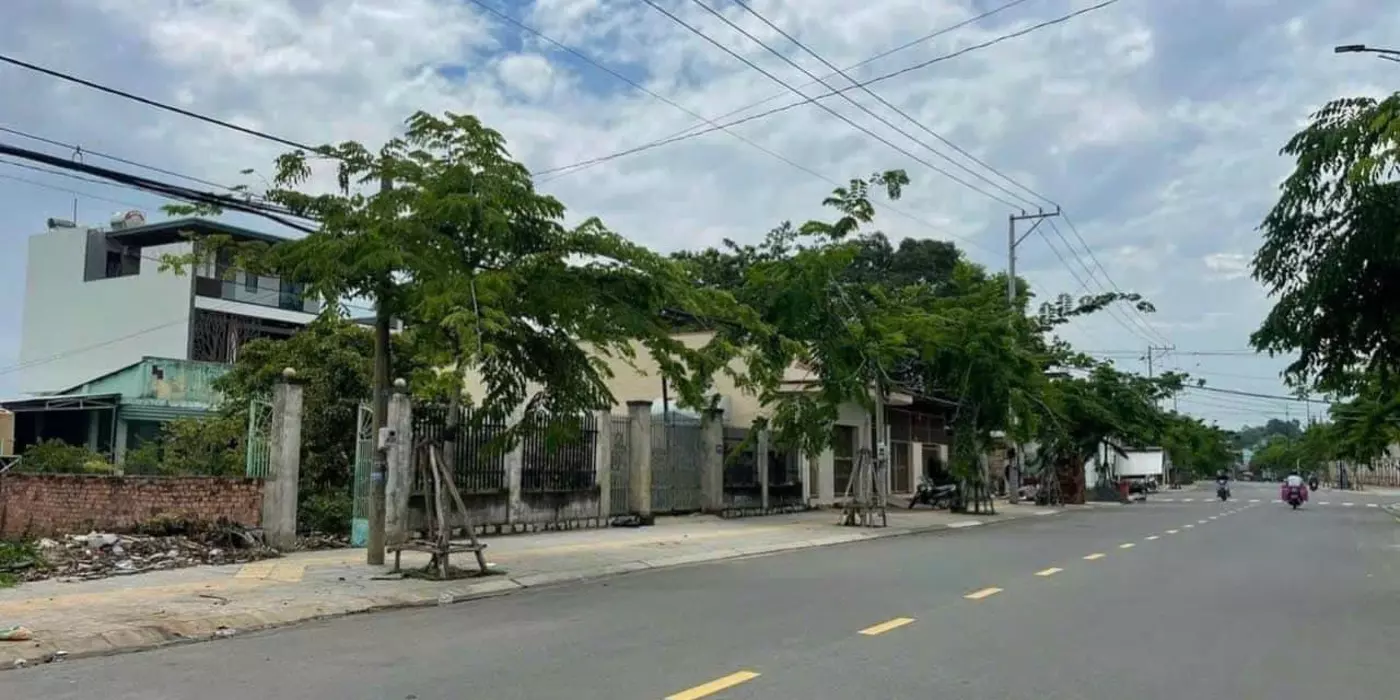 CẦN BÁN 325m2 Nguyễn An Ninh - phường Long Hương - TP Bà Rịa
