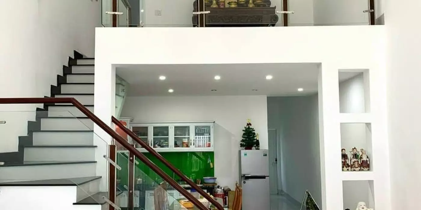Cần bán gấp nhà GÁC LỮNG thuộc phường Long Tâm TPBR , cách bệnh viện Bà Rịa 800m