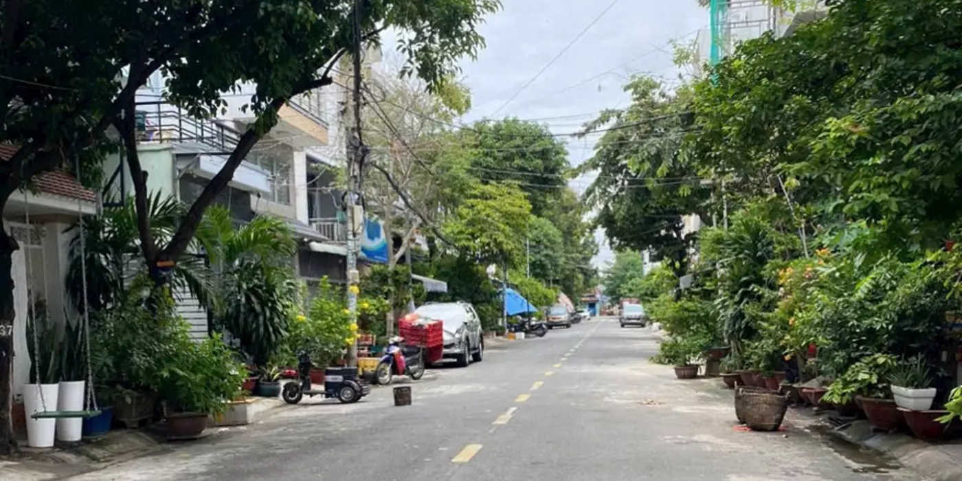 Cần bán lô đất đẹp hẻm 10m Thạch Lam DT 10x17m