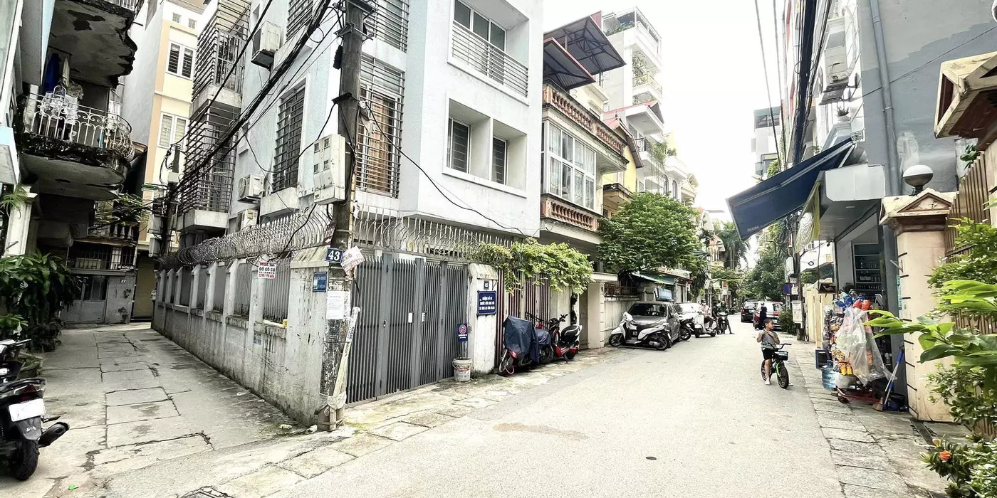 Bán Nhà Mặt Phố Hoa Bằng, Cầu Giấy, Diện Tích 60m2, 4 Tầng, Gía Đầu Tư Cực Ngon, Nhỉnh 9 Tỷ.