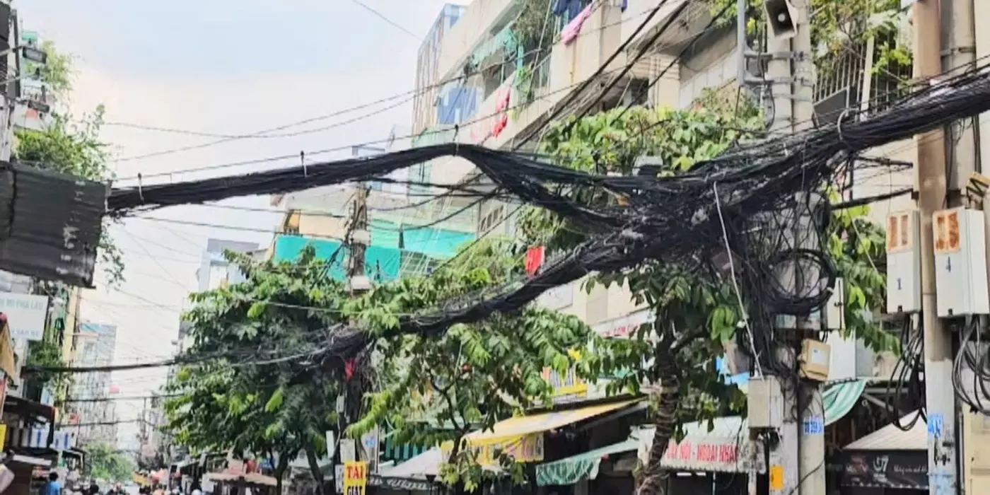 Sát mặt tiền Q4 có 30 m 
hẻm ngang 3,5m 

Nhà Ngang 3,1x 9,5 m 
Đúc, 4 tấm hơn 4 tỷ