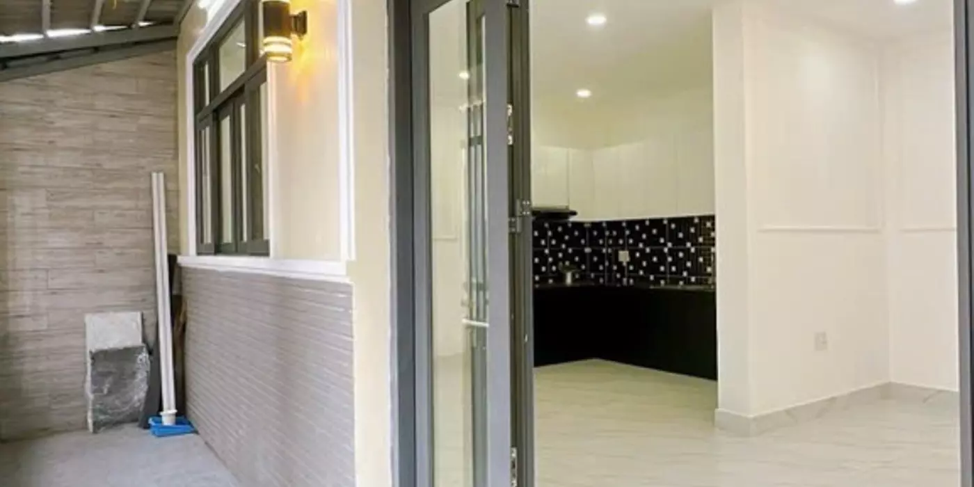 Ngang 9 x 6 đúc 4 tấm cách mặt tiền 15 m 
Q4 vĩnh Khánh giao Tôn Đản 

GIÁ TRỊ MẶT TIỀN XE HƠI