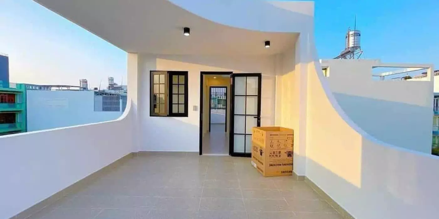 Bán góc 2 Mặt tiền Phan Huy Ích - Cạnh Emart 2 - 70m2 - 4 Tầng, Có Thang Máy - Thu Nhập 35tr/tháng
