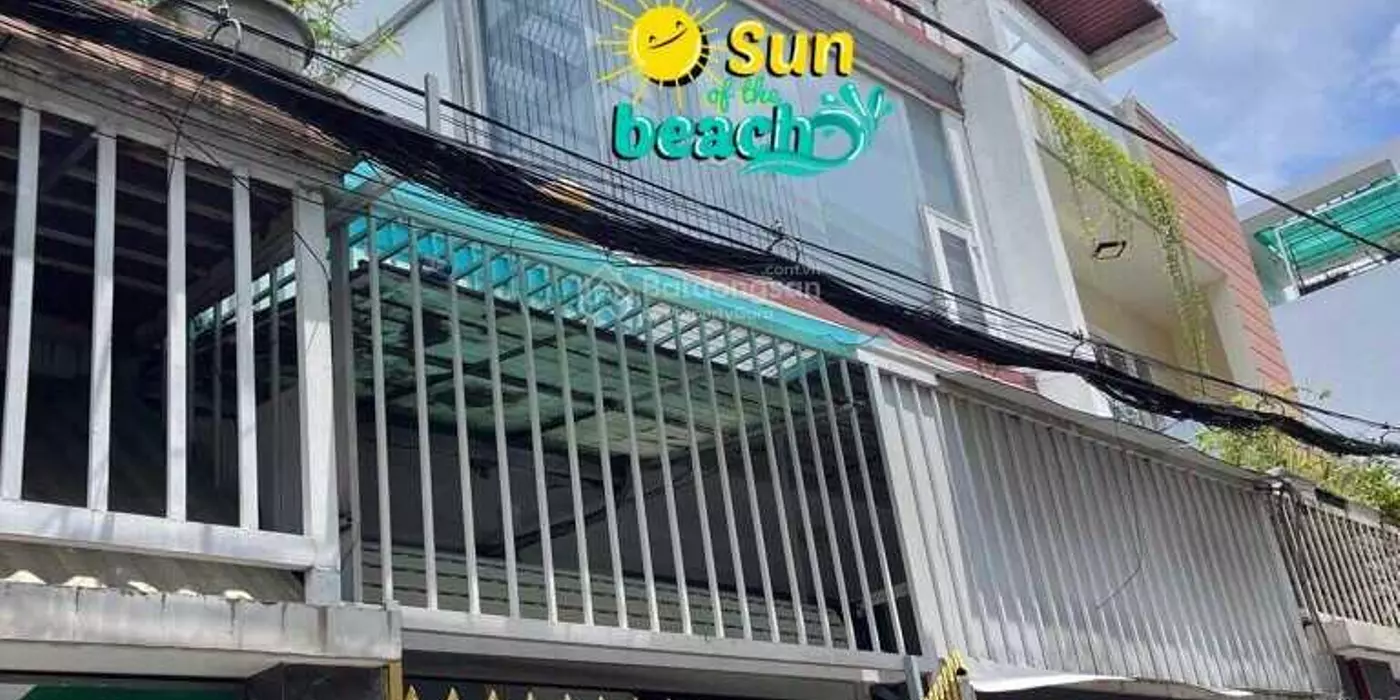 Nhà Trịnh Hoài Đức, ngay Vincom Plaza, MT 6m, 75m2, ô tô tận cửa, 2T, nhỉnh 6 tỷ