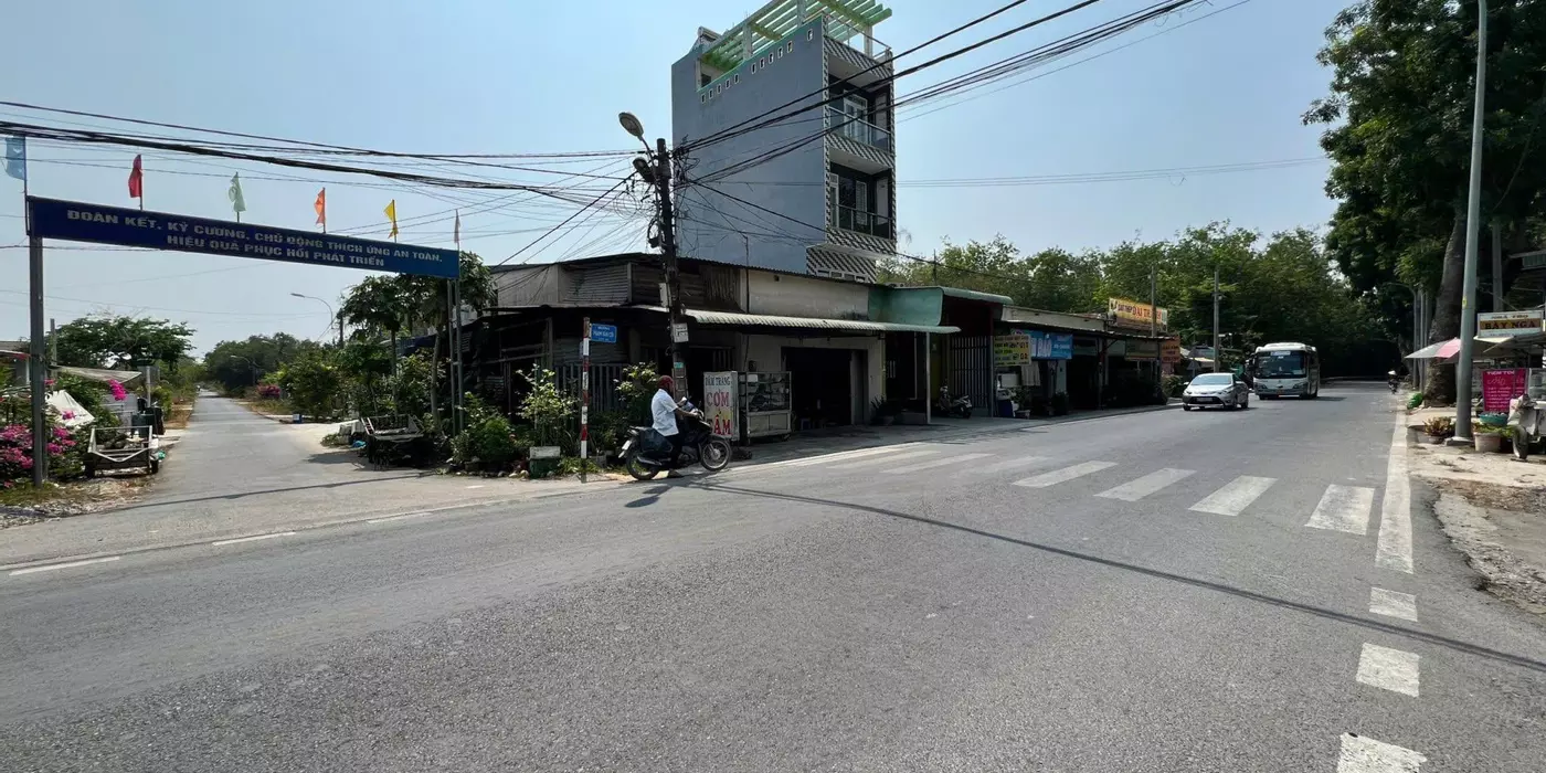 CỦ CHI, FULL THỔ HÀNG HIẾM - MẶT TIỀN ĐƯỜNG GẦN KHU DÂN CƯ GẦN SIÊU THỊ BHX, THÍCH HỢP ĐẦU TƯ KINH