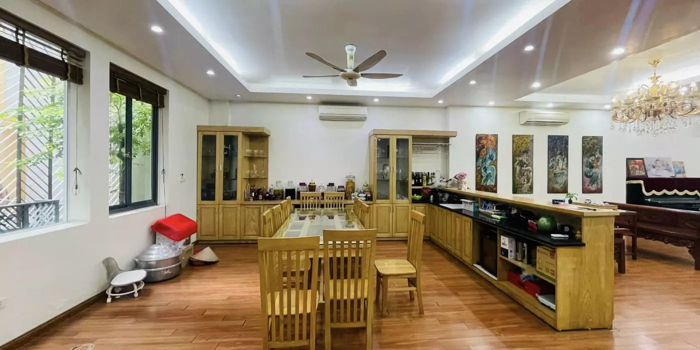 MP HOA BẰNG - BIỆT THỰ CẦU GIẤY - VỊ TRÍ ĐẮC ĐỊA- 6 TẦNG 1 HẦM - THANG MÁY VI VU