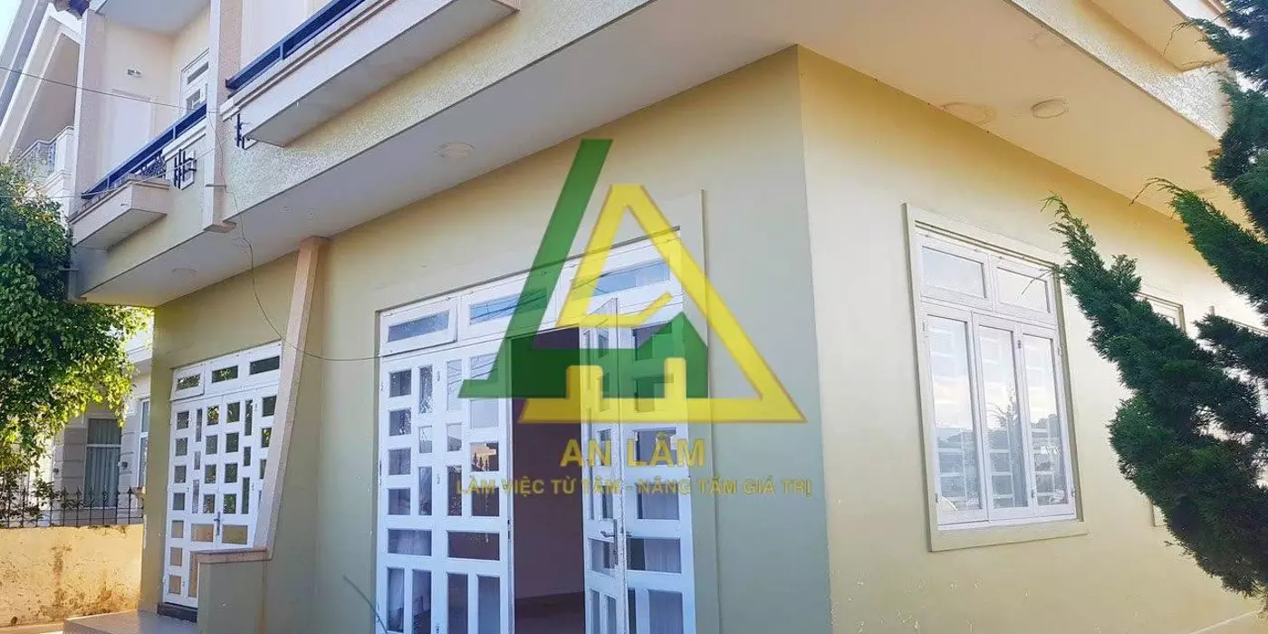 Cho thuê biệt thự sân vườn 2 tầng 8 phòng ngủ đường ô tô Ngô Tất Tố phường 8 giá 20tr