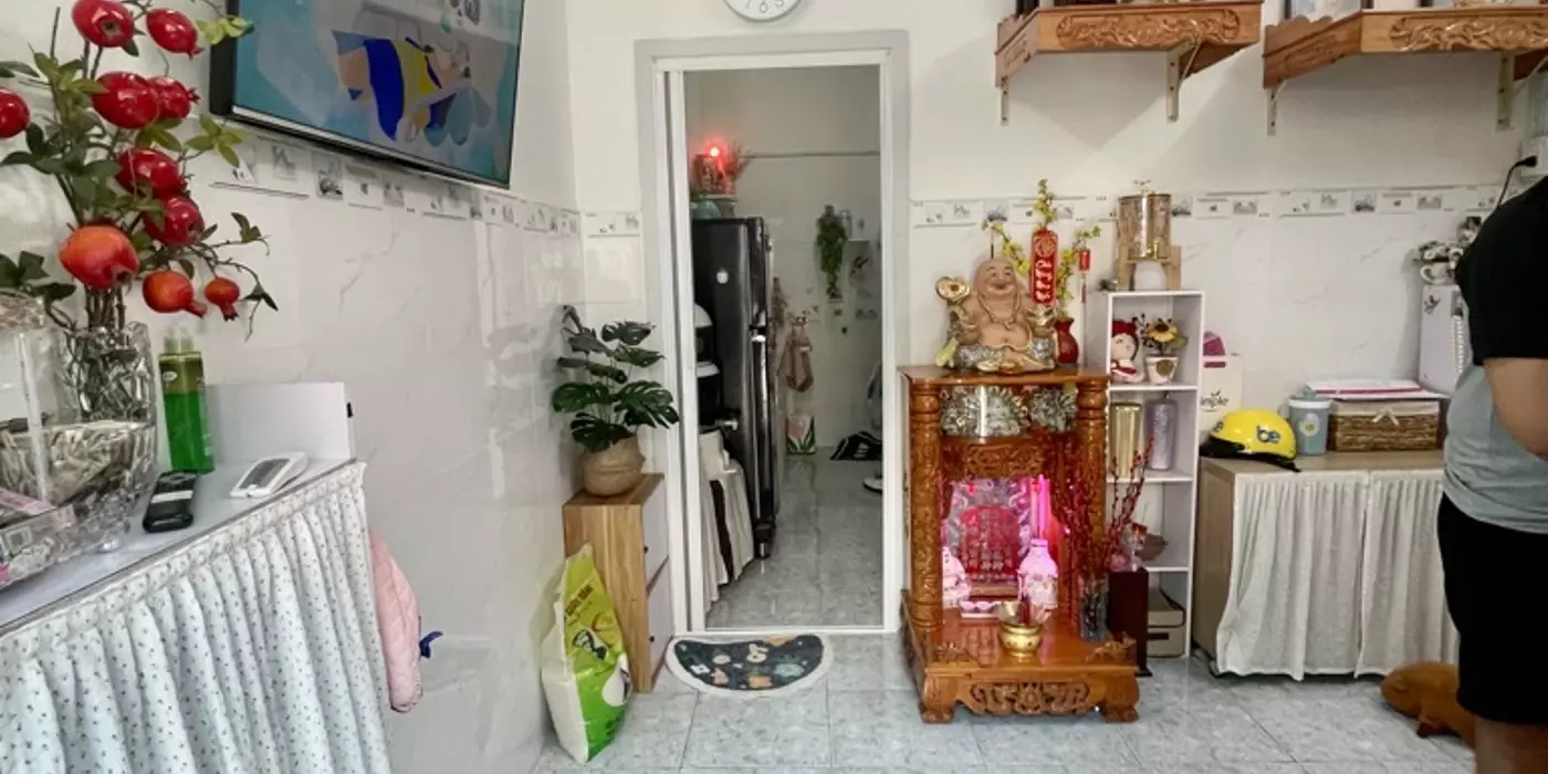 Nhà nhỏ chỉ 2ty3 - trệt gác 3.3 x8, Âu Cơ,p.10 ,Tân Bình