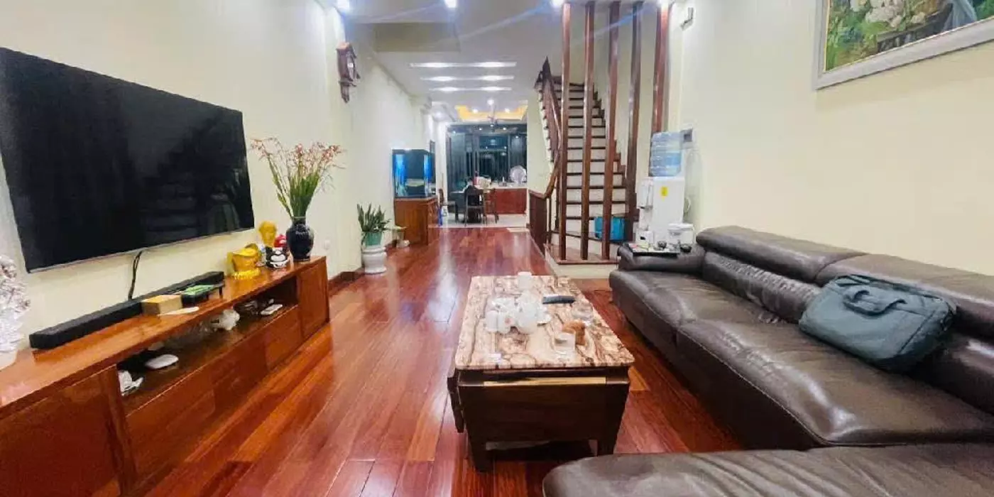 -TRỊNH ĐÌNH CỬU- HOÀNG MAI -DT :54,5m2- 5 TẦNG-MẶT -TIỀN 3,8m
- TẶNG FFUN NỘI THẤT SÀN CỬA GỖ LIM