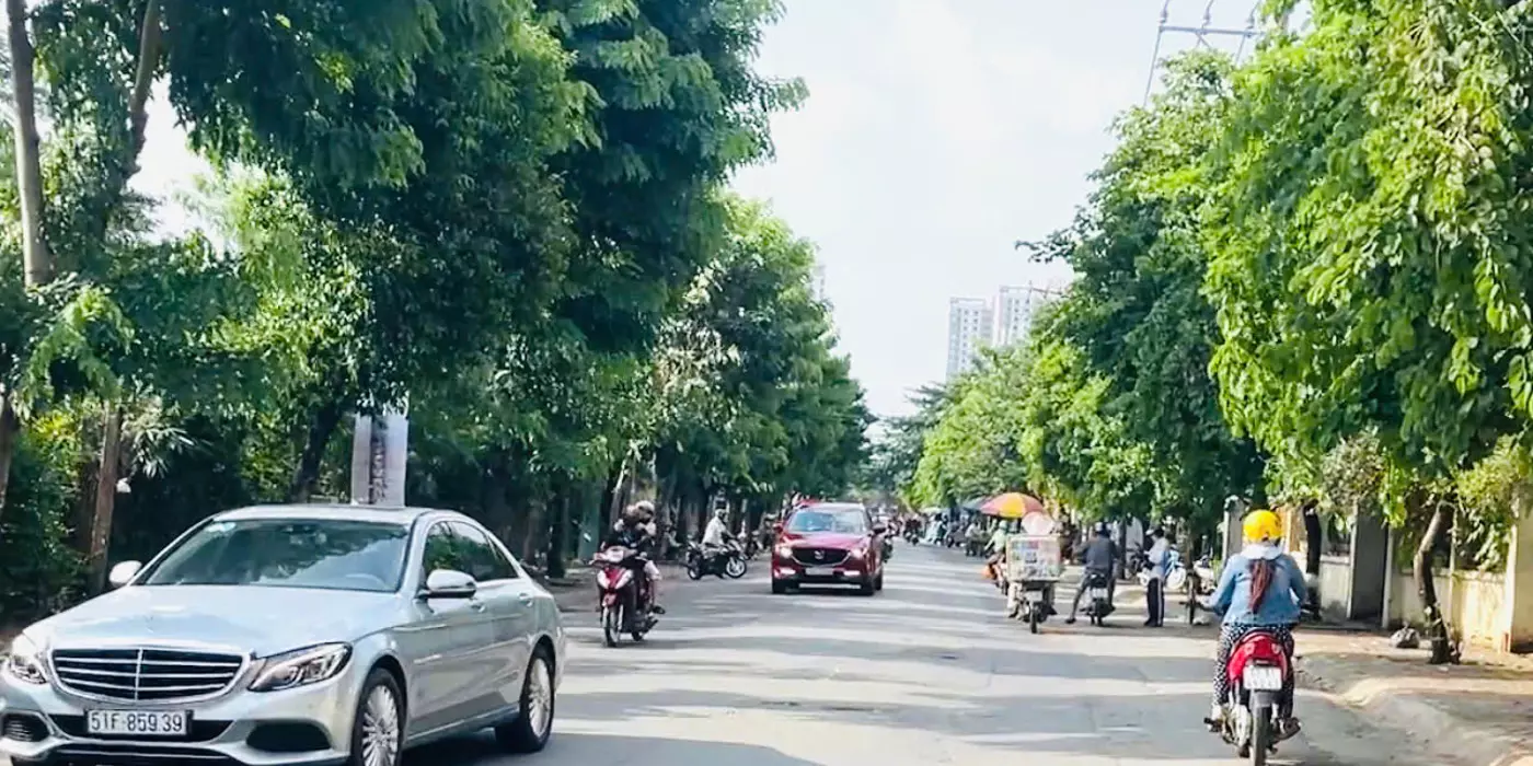 Nhà MT kinh doanh - Lê Văn Thịnh - 182m2 -nở hậu -2 tầng -cho thuê 20 tr
