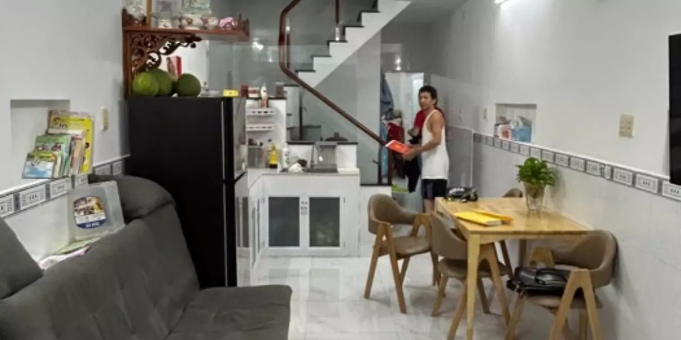 NHÀ PHƯỜNG 15 QUẬN 10 - MẶT TIỀN  - MỚI ĐẸP - 51M2 - LẦU ĐÚC - NHỈNH 6 TỶ