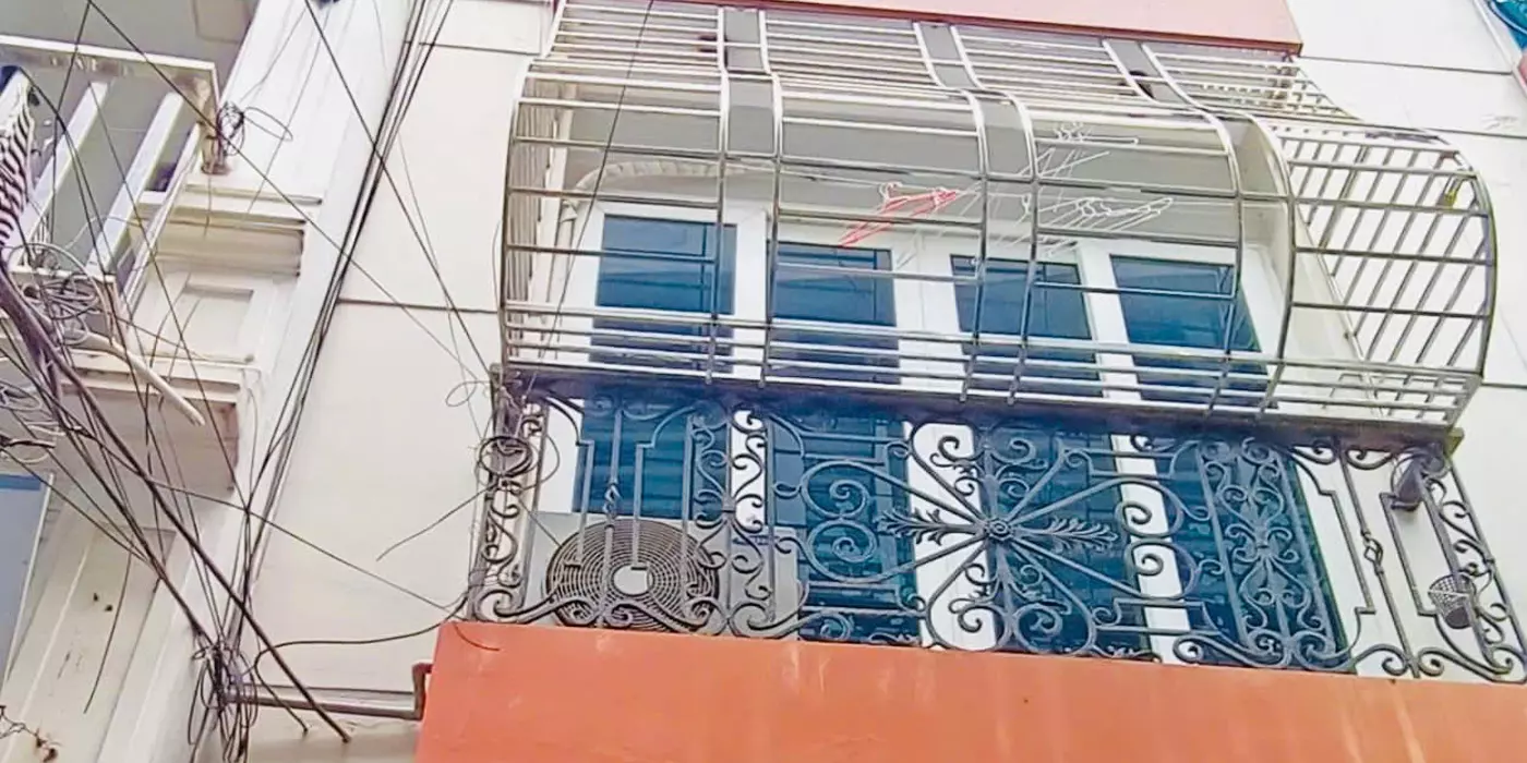 BÁN NHÀ TRUNG TÂM QUẬN CẦU GIẤY Ô TÔ ĐỖ CỬA KINH DOANH SẦM UẤT VỪA Ở VỪA CHO THUÊ CHỈ  13 TỶ