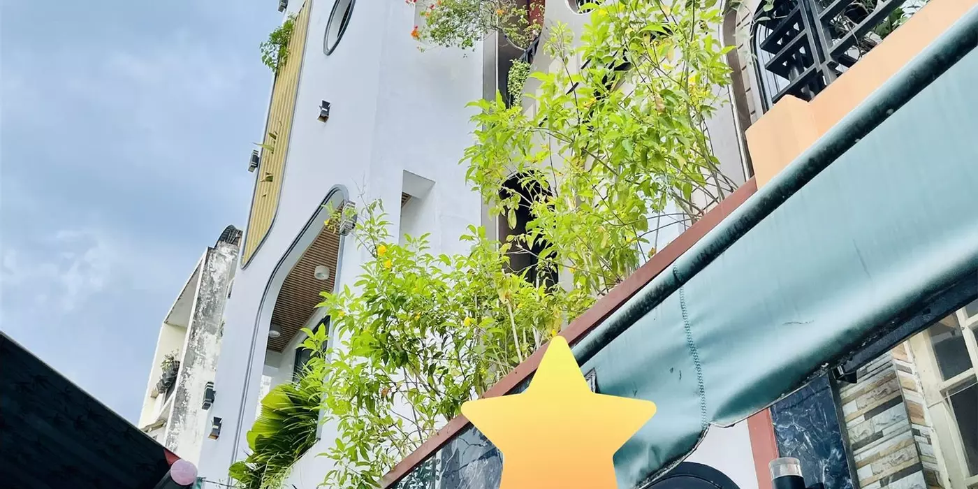 Bán nhà Hẻm xe hơi, 4x11m, 3PN, giá 5.x tỷ