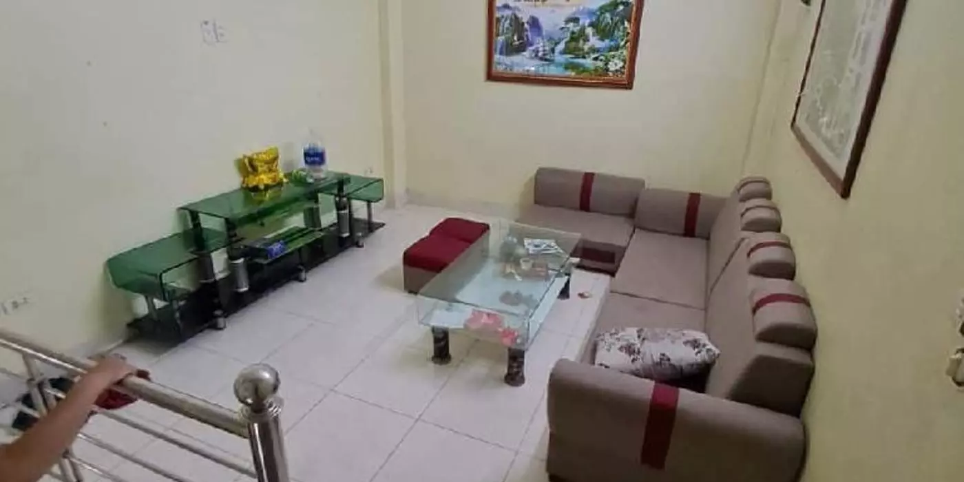 Nhà 2 tầng, đối diện Vinhomes, HXH , 85m2, không QH, gần MT