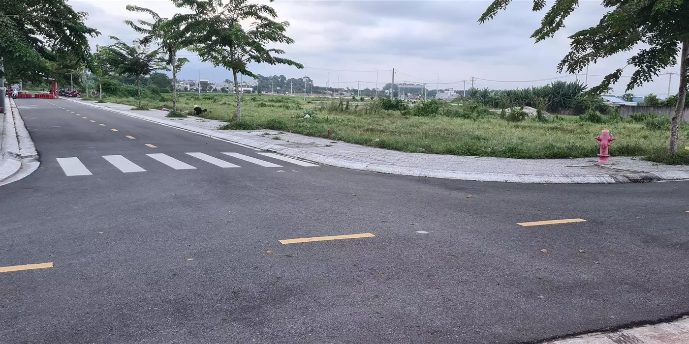 BÁN KHU PHÂN LÔ NGAY VÒNG XOAY CỐNG BÀ SÁU,TỈNH  LỘ 44B XÃ TAM PHƯỚC HUYỆN LONG ĐIỀN