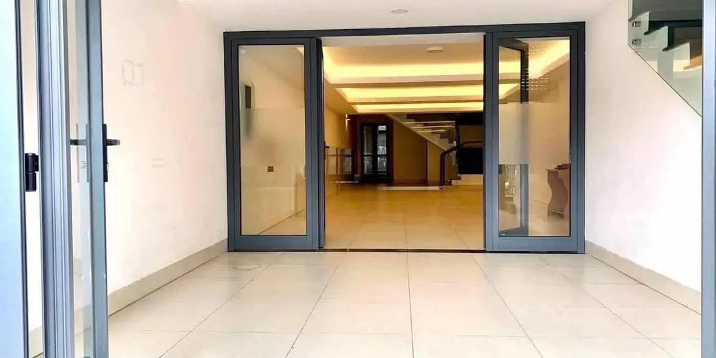 CHO THUÊ MT XÔ VIẾT NGHỆ TĨNH 4,5 tầng CÓ THANG MÁY + TẦNG HẦM ĐIỀU HÒA