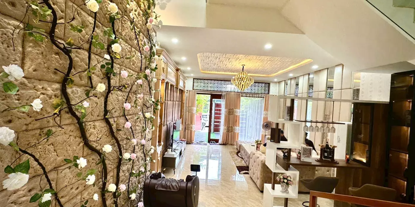 Cho thuê nhà đẹp gần 29/3 hoà xuân ,new 100% full nội thất cao cấp. Có sân vườn