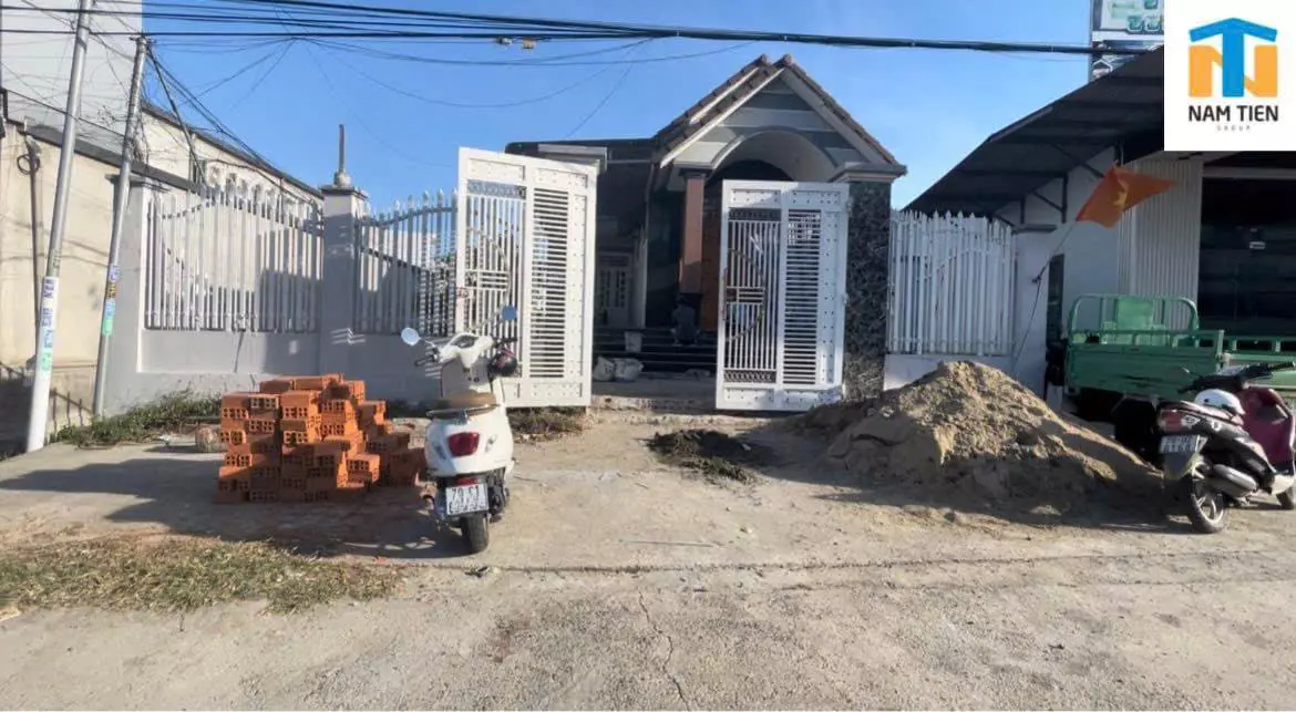 NHÀ HAI MẶT TIỀN, SIÊU RỘNG, THÍCH HỢP VỪA Ở VỪA KINH DOANH
CÓ SẴN NHÀ 2 TẦNG SIÊU RỘNG
