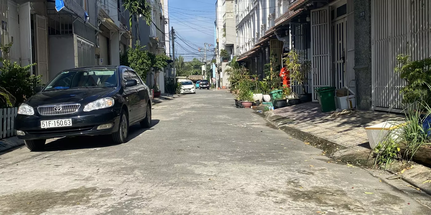 Lô đất hẻm 58F Bưng ông thoàn phú hữu DT 61m giá tốt