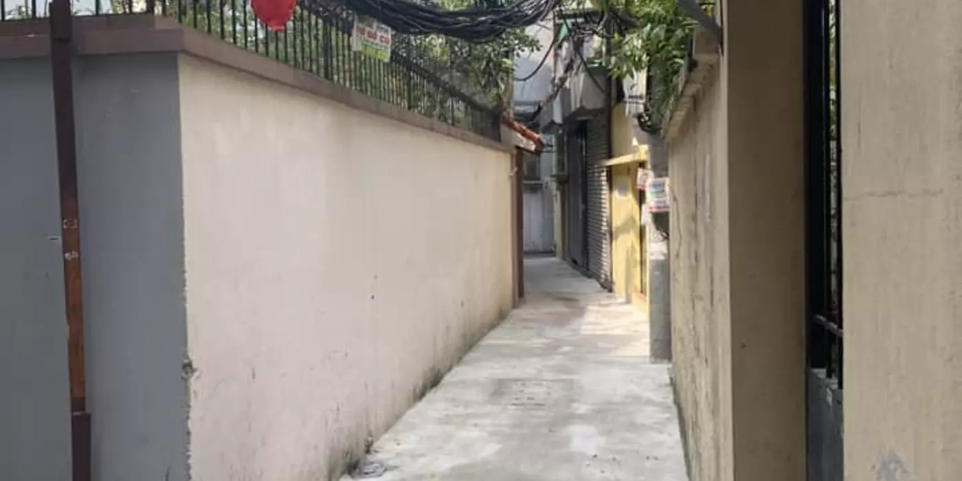 Cần bán nhà mặt phố Hoàng Quốc Việt 6 phòng ngủ, DT 42m2, nhỉnh 6 tỉ.