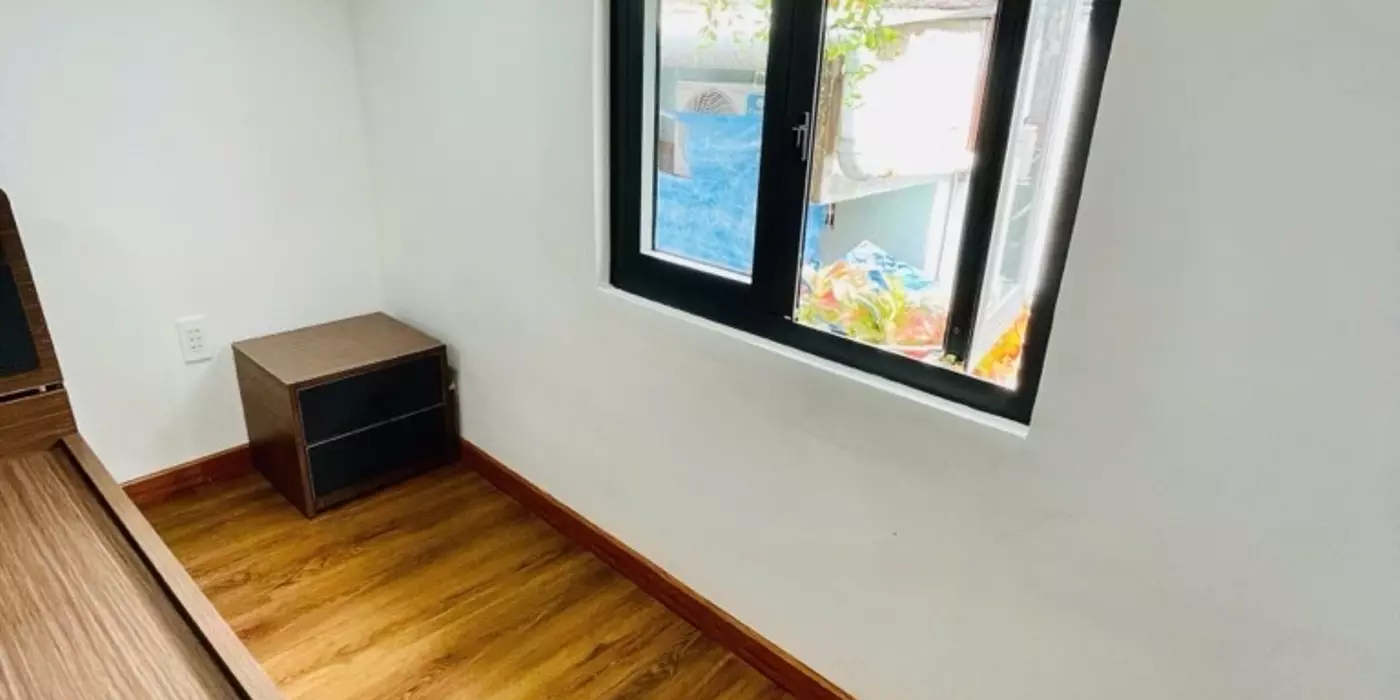 SÁT MẶT TIỀN - SÁT QUẬN 1 - NGAY HÀNG XANH - SỔ NỞ HẬU - NHÀ MỚI ĐẸP
